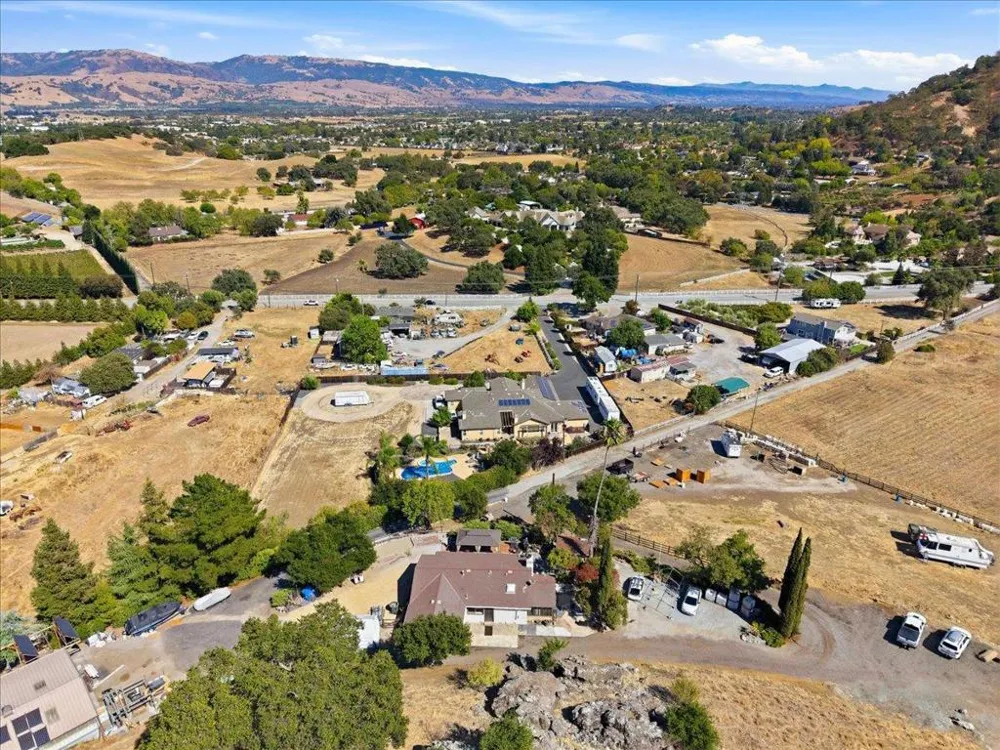 16155 De Witt Morgan Hill, CA 95037