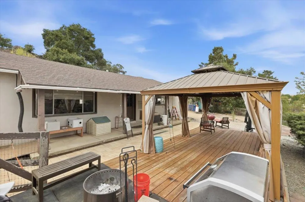 16155 De Witt Morgan Hill, CA 95037