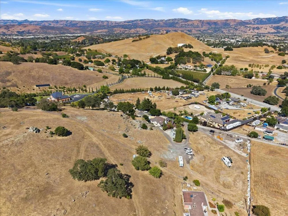 16155 De Witt Morgan Hill, CA 95037