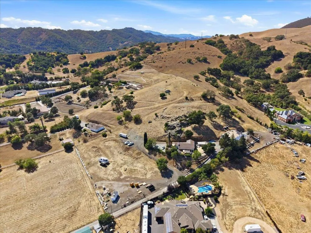 16155 De Witt Morgan Hill, CA 95037