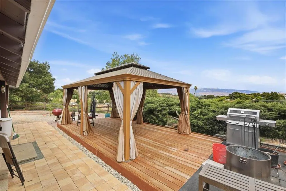 16155 De Witt Morgan Hill, CA 95037