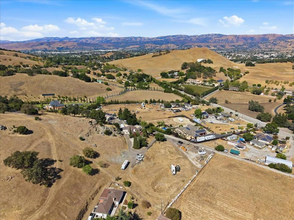 16155 De Witt Morgan Hill, CA 95037
