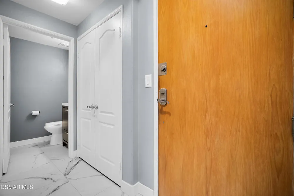 4348 Mammoth Avenue #203 Sherman Oaks, CA 91423