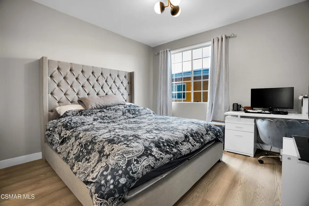 4348 Mammoth Avenue #203 Sherman Oaks, CA 91423