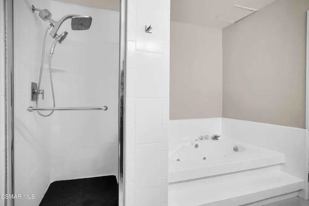 4348 Mammoth Avenue #203 Sherman Oaks, CA 91423