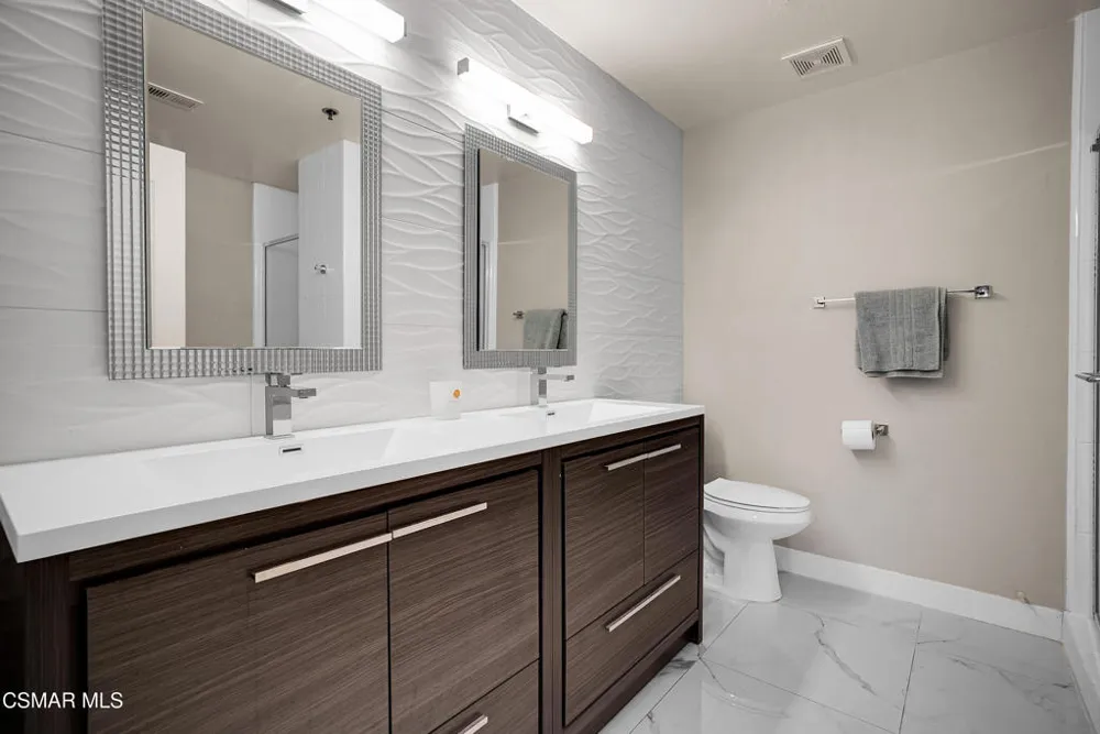 4348 Mammoth Avenue #203 Sherman Oaks, CA 91423