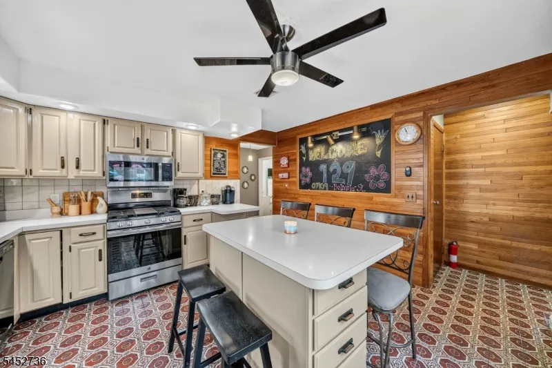 129 Belmohr St Belleville, NJ 07109