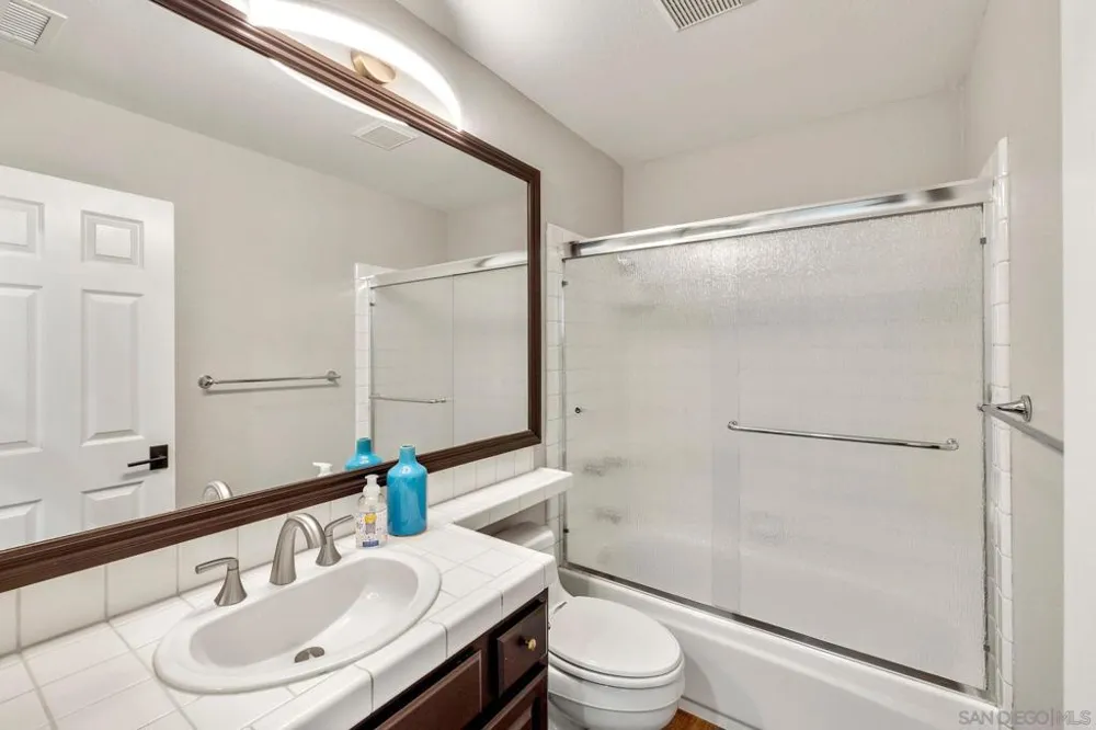1350 Lupine Hills Vista, CA 92081