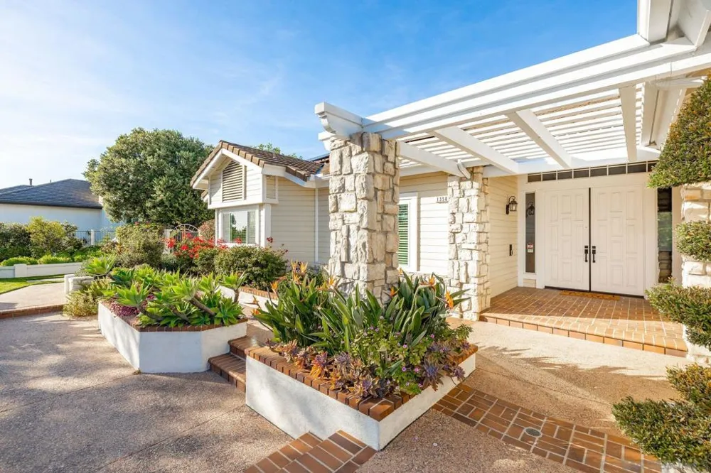 1350 Lupine Hills Vista, CA 92081