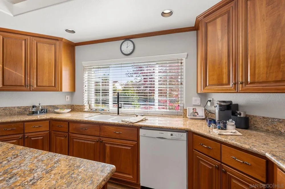 1350 Lupine Hills Vista, CA 92081