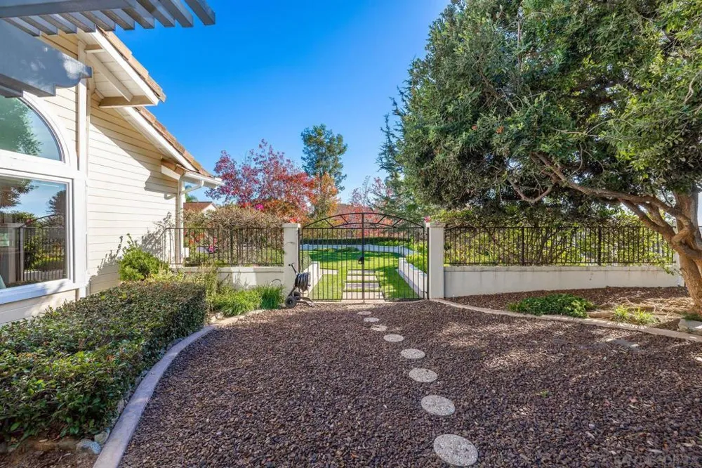 1350 Lupine Hills Vista, CA 92081