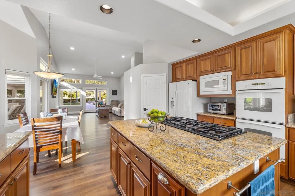 1350 Lupine Hills Vista, CA 92081