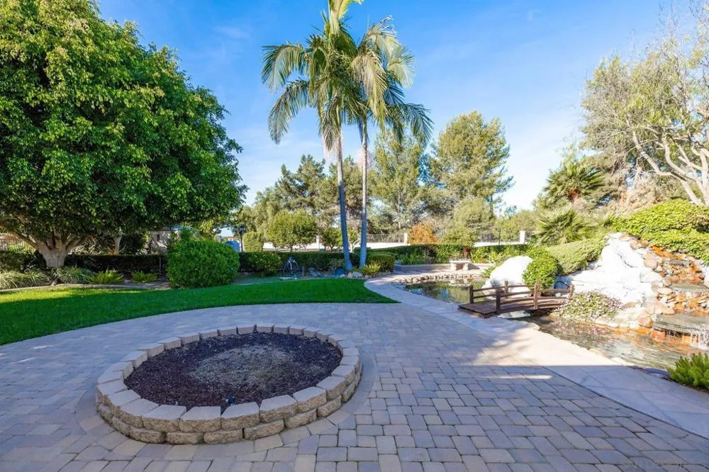 1350 Lupine Hills Vista, CA 92081