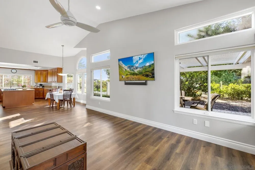 1350 Lupine Hills Vista, CA 92081