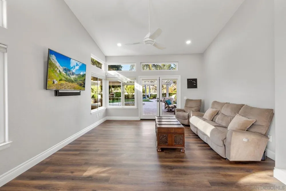 1350 Lupine Hills Vista, CA 92081