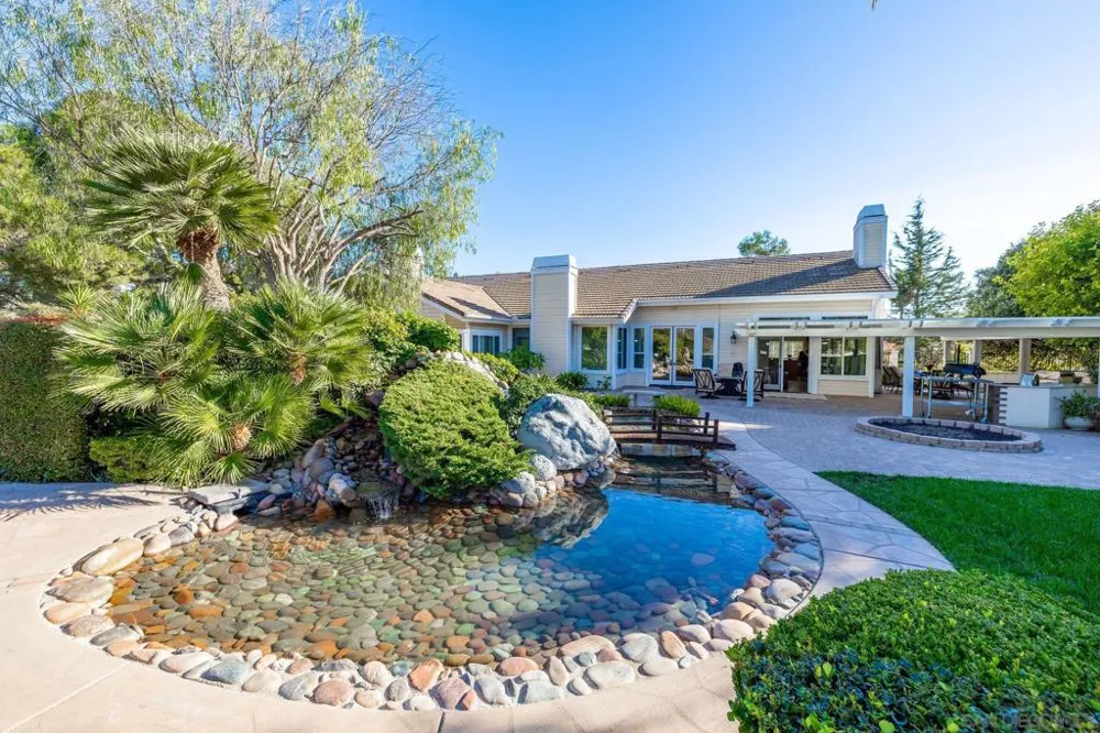 1350 Lupine Hills Vista, CA 92081