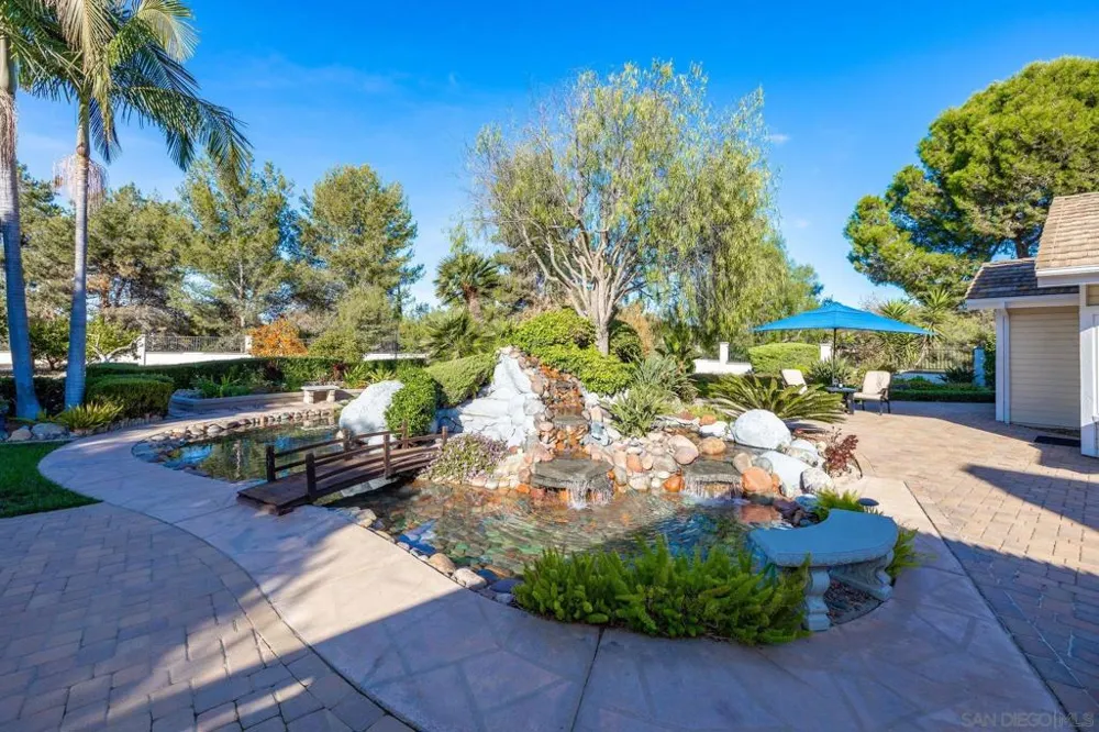 1350 Lupine Hills Vista, CA 92081