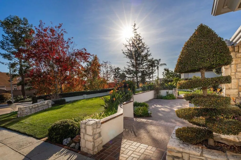 1350 Lupine Hills Vista, CA 92081