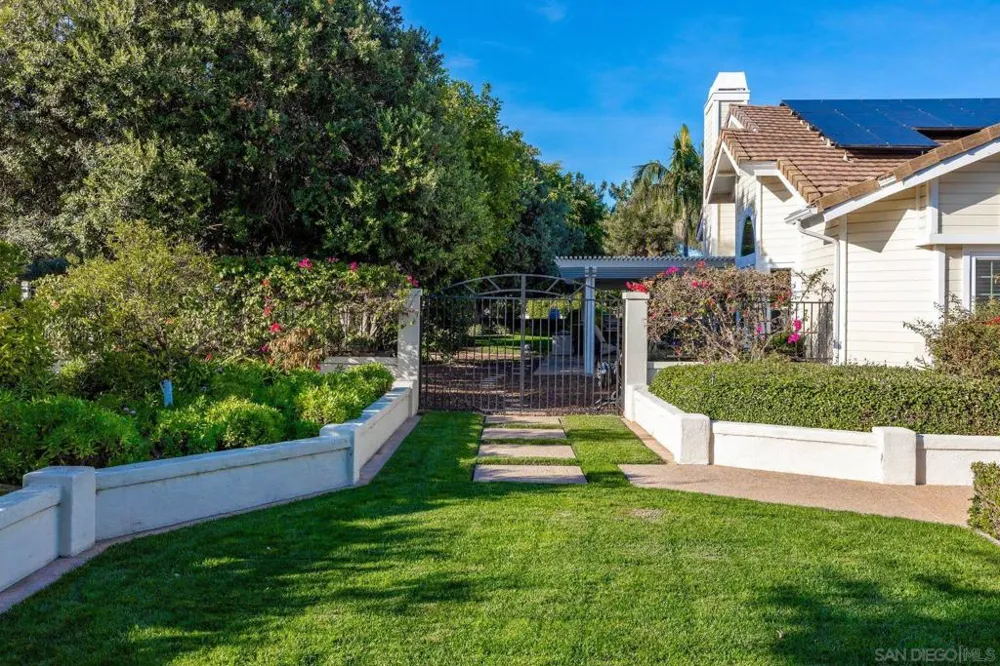 1350 Lupine Hills Vista, CA 92081