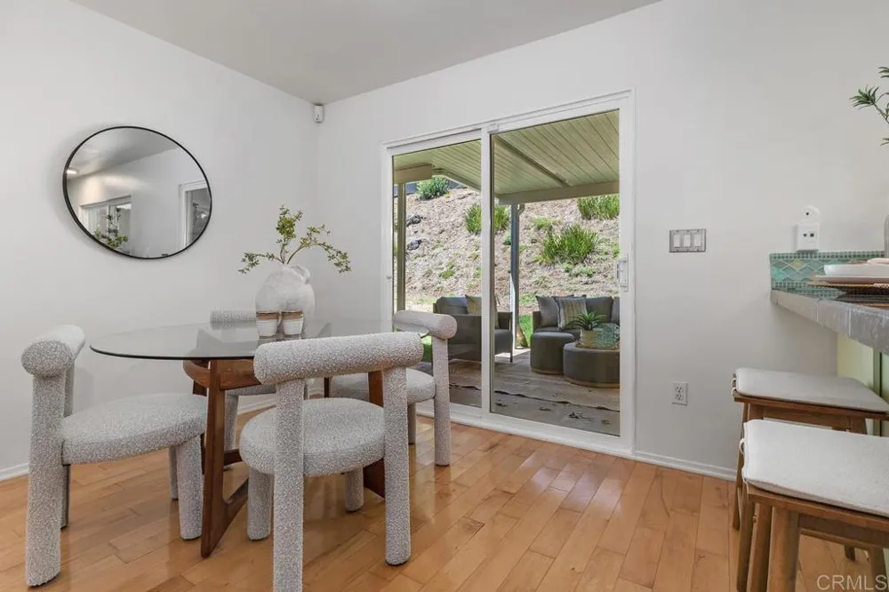 11274 Vista LA Cuesta Drive San Diego, CA 92131