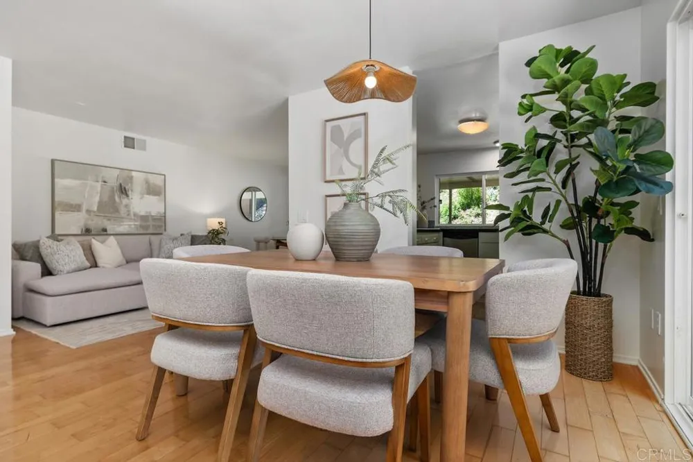 11274 Vista LA Cuesta Drive San Diego, CA 92131