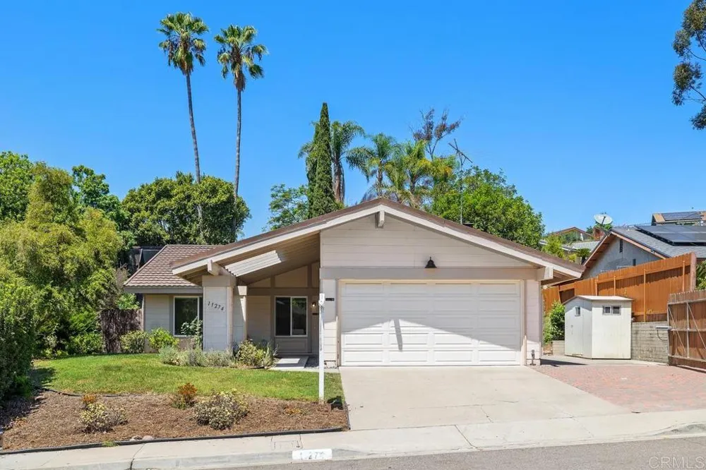 11274 Vista LA Cuesta Drive San Diego, CA 92131