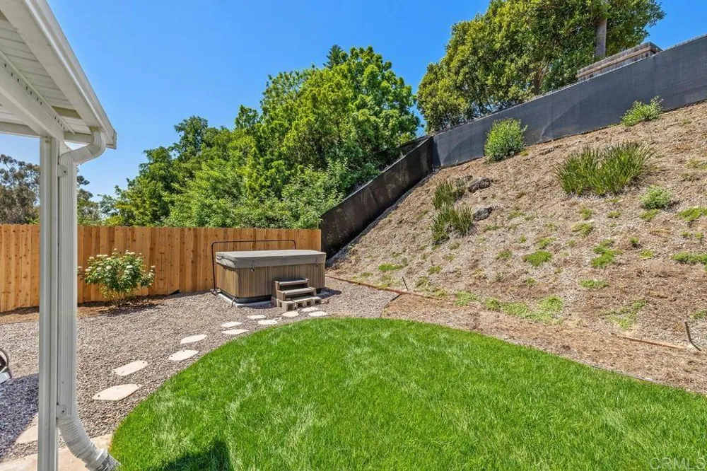 11274 Vista LA Cuesta Drive San Diego, CA 92131
