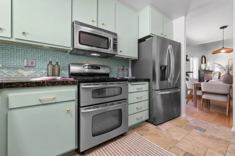 11274 Vista LA Cuesta Drive San Diego, CA 92131
