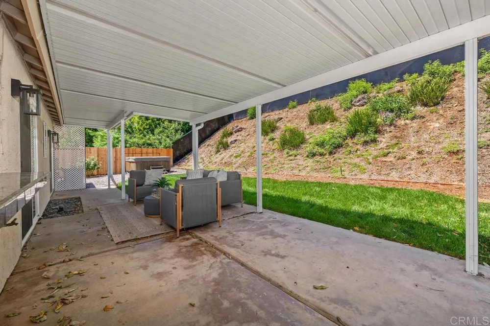 11274 Vista LA Cuesta Drive San Diego, CA 92131