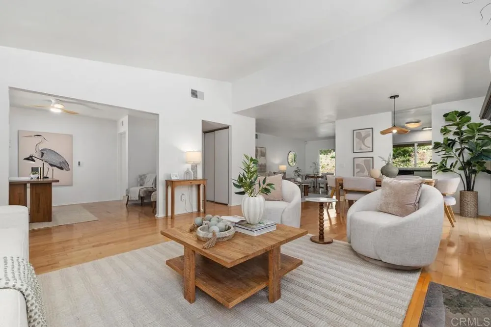 11274 Vista LA Cuesta Drive San Diego, CA 92131