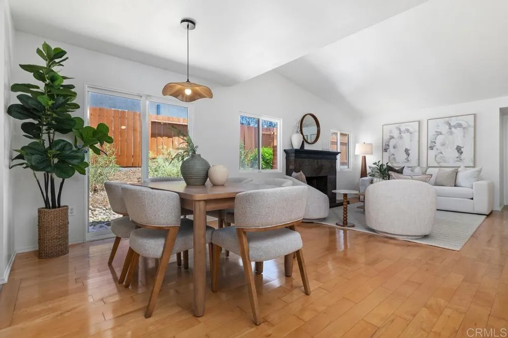 11274 Vista LA Cuesta Drive San Diego, CA 92131