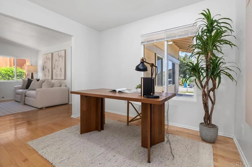 11274 Vista LA Cuesta Drive San Diego, CA 92131