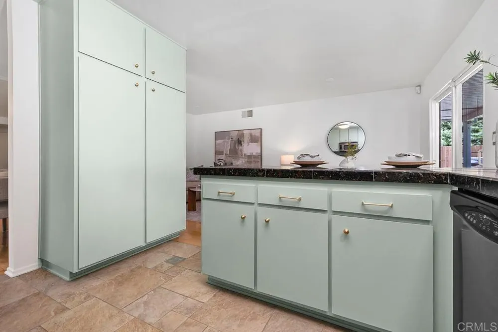 11274 Vista LA Cuesta Drive San Diego, CA 92131
