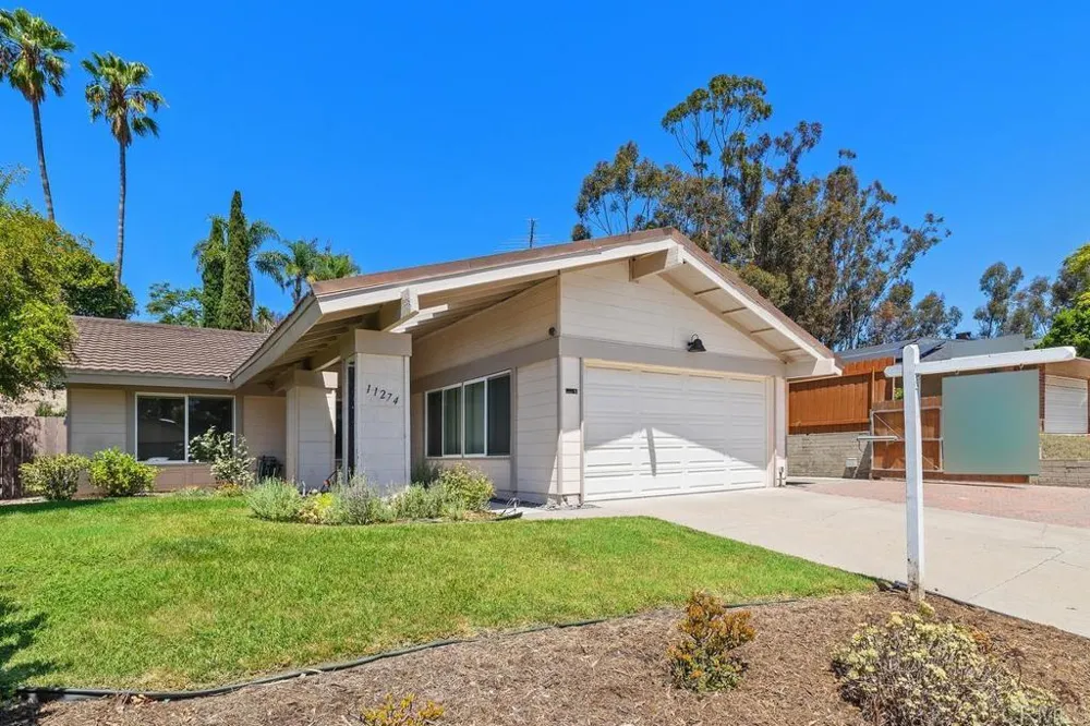 11274 Vista LA Cuesta Drive San Diego, CA 92131
