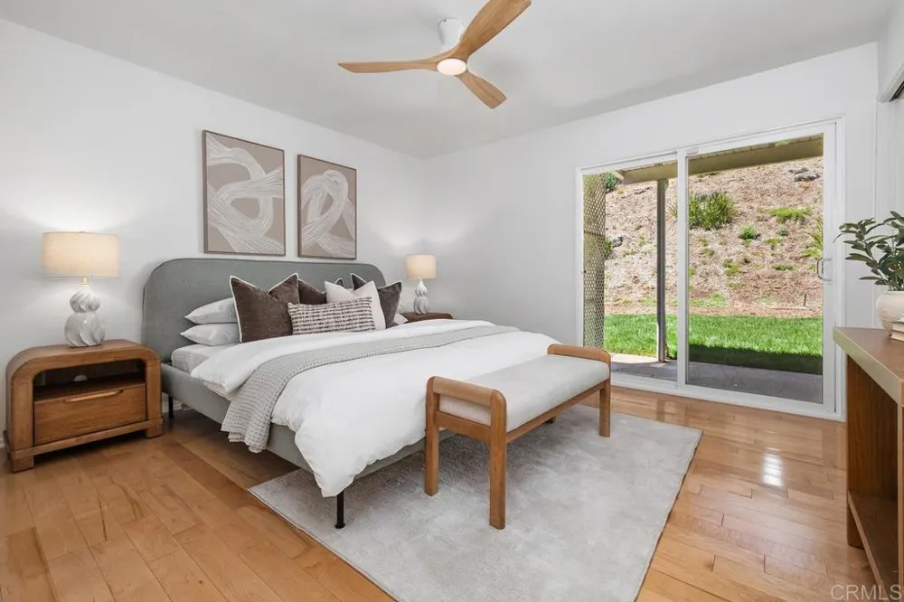 11274 Vista LA Cuesta Drive San Diego, CA 92131