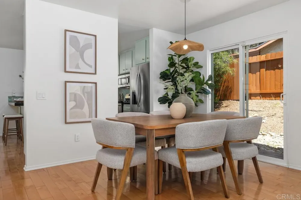 11274 Vista LA Cuesta Drive San Diego, CA 92131