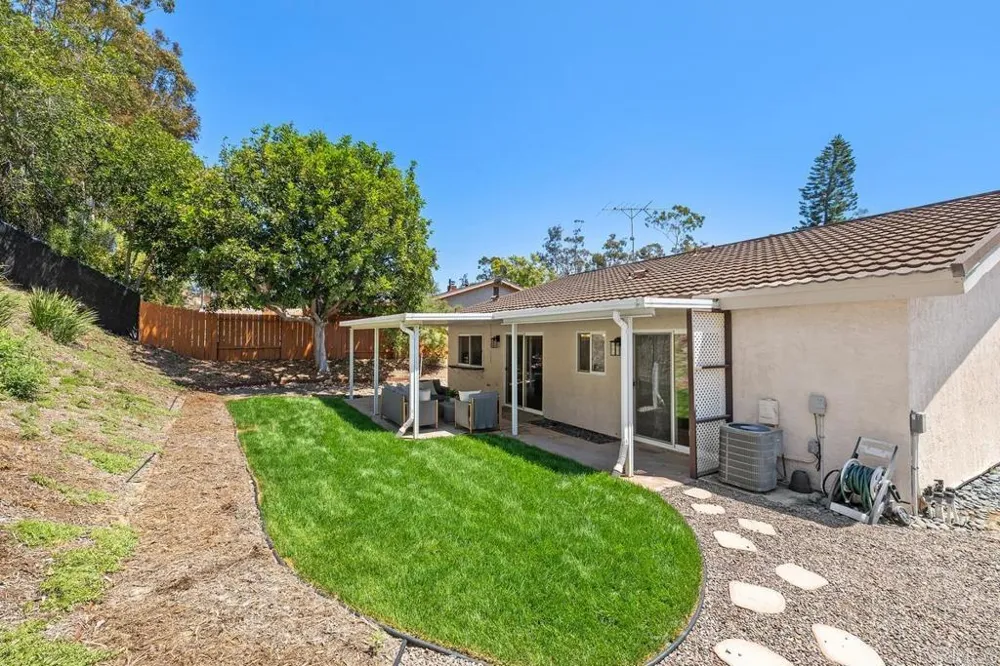 11274 Vista LA Cuesta Drive San Diego, CA 92131