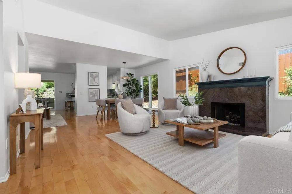 11274 Vista LA Cuesta Drive San Diego, CA 92131