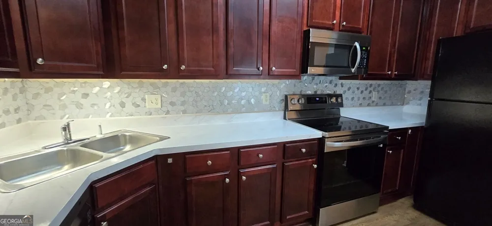 5472 Festival Av Fairburn, GA 30213