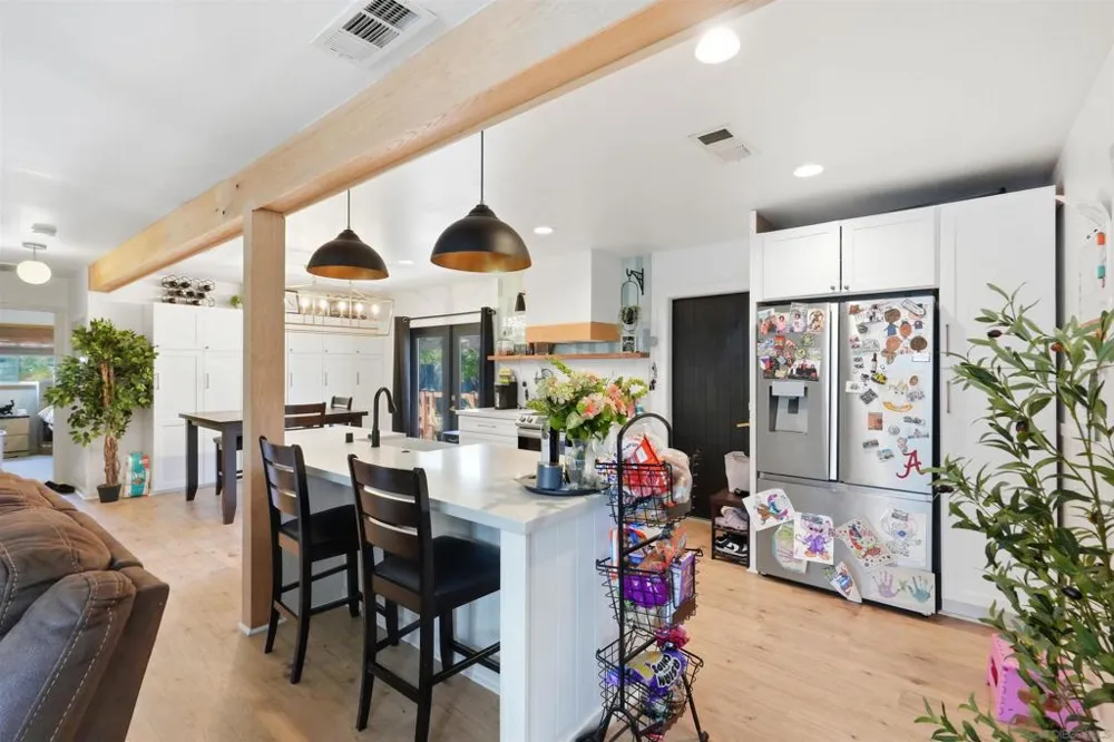 5820 Gregg Court La Mesa, CA 91942