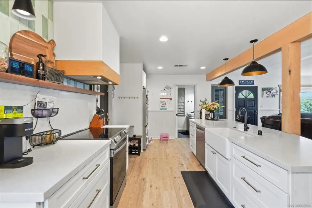 5820 Gregg Court La Mesa, CA 91942