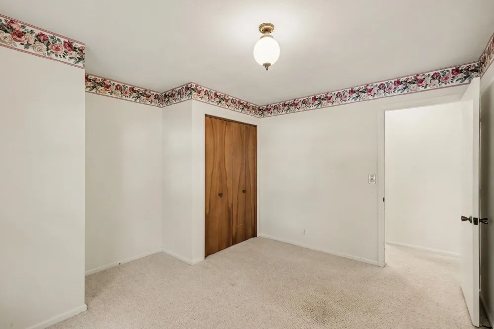 1399 Clover Crest NW Grand Rapids, MI 49504