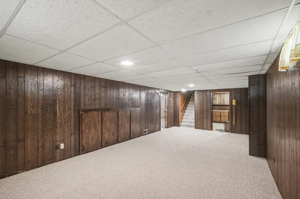 1399 Clover Crest NW Grand Rapids, MI 49504