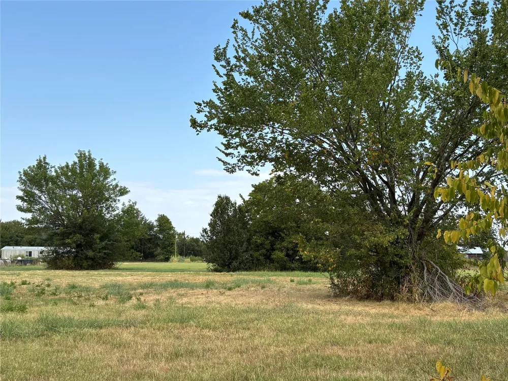 Hendrix Road Hendrix, OK 74741