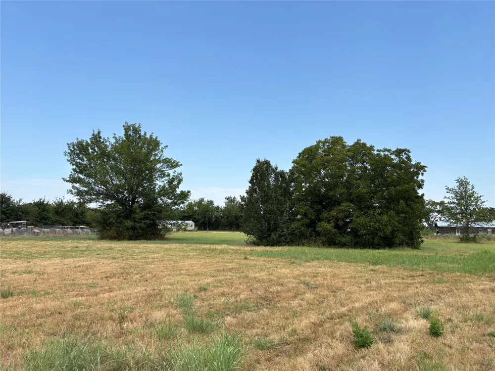 Hendrix Road Hendrix, OK 74741