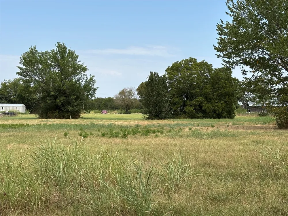 Hendrix Road Hendrix, OK 74741