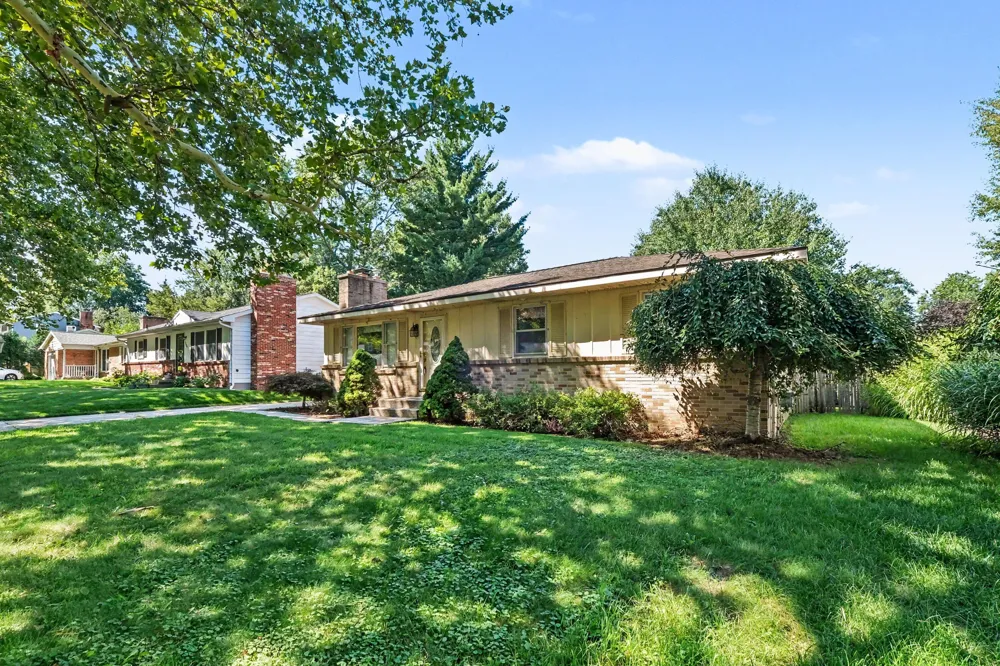 1399 Clover Crest NW Grand Rapids City, MI 49504