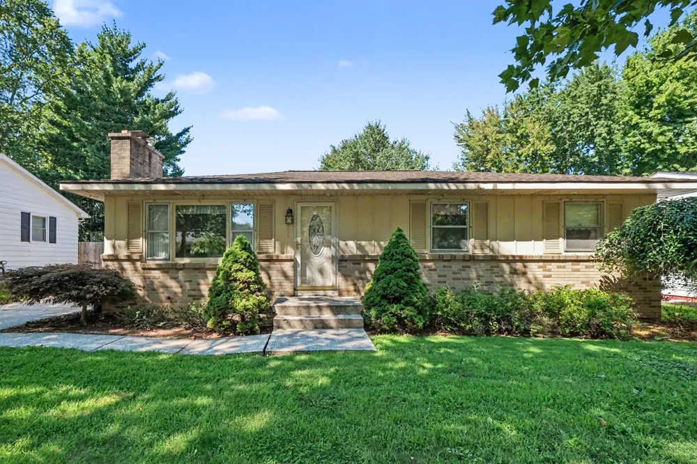 1399 Clover Crest NW Grand Rapids City, MI 49504