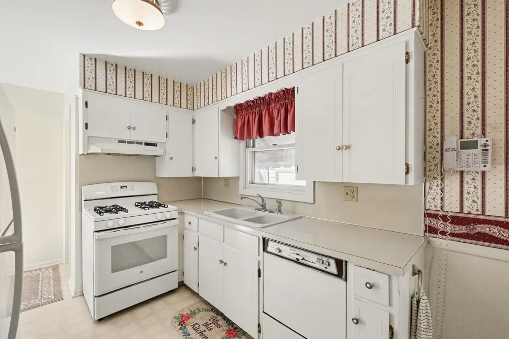 1399 Clover Crest NW Grand Rapids City, MI 49504