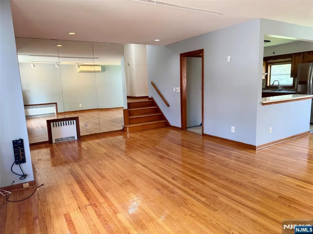 2465 Camner Street Fort Lee, NJ 07024